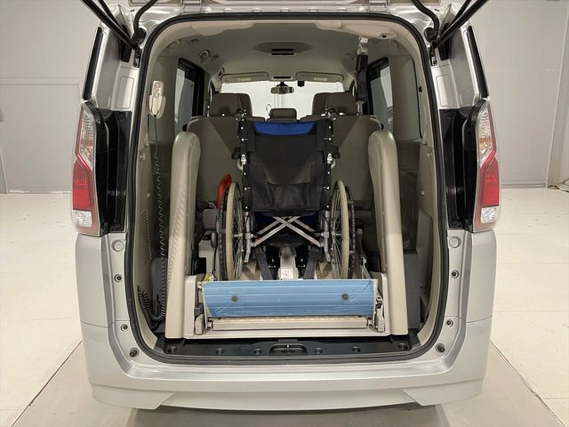 NISSAN SERENA  WG 2017 Image 31