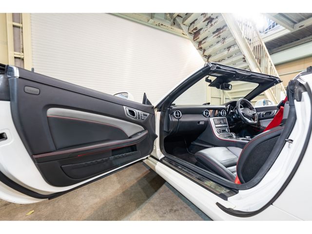 MERCEDES BENZ SLC CL 2018 Image 31