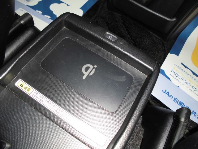 TOYOTA VOXY HYBRID 2015 Image 31