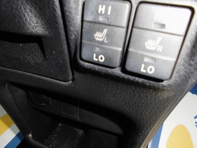 TOYOTA VOXY HYBRID 2015 Image 31