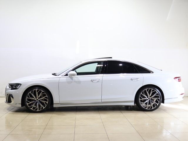 AUDI A8 2023 Image 31