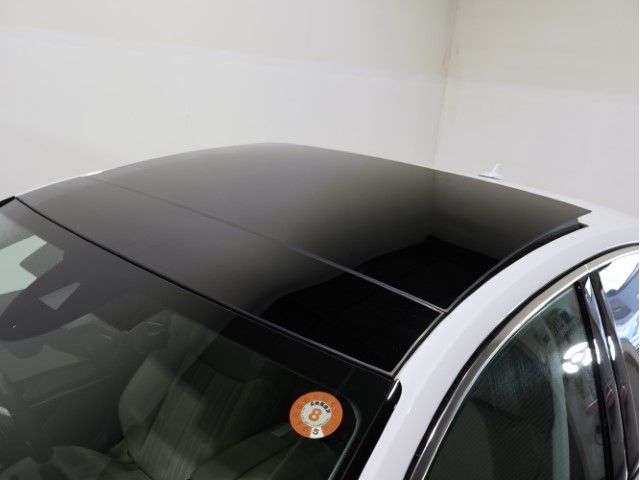 AUDI A8 2023 Image 31