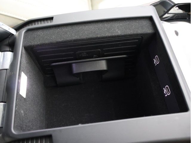 AUDI A8 2023 Image 31