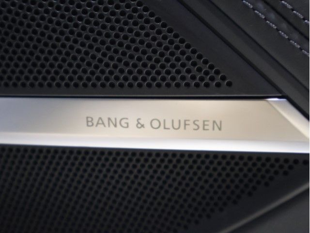 AUDI A8 2023 Image 31