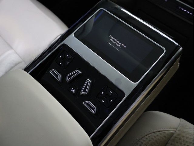 AUDI A8 2023 Image 31