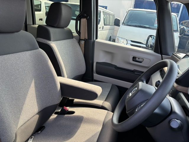 HONDA N BOX 2024 Image 31