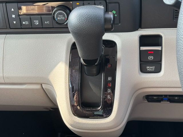 HONDA N BOX 2024 Image 31