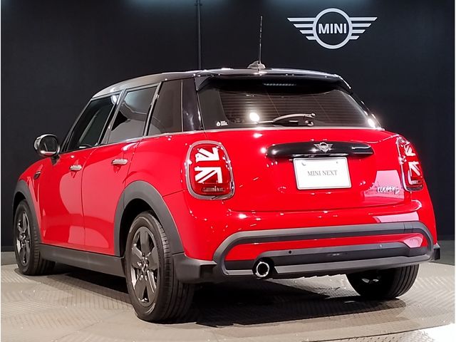 BMW MINI COOPER D 5DOOR 2022 Image 31