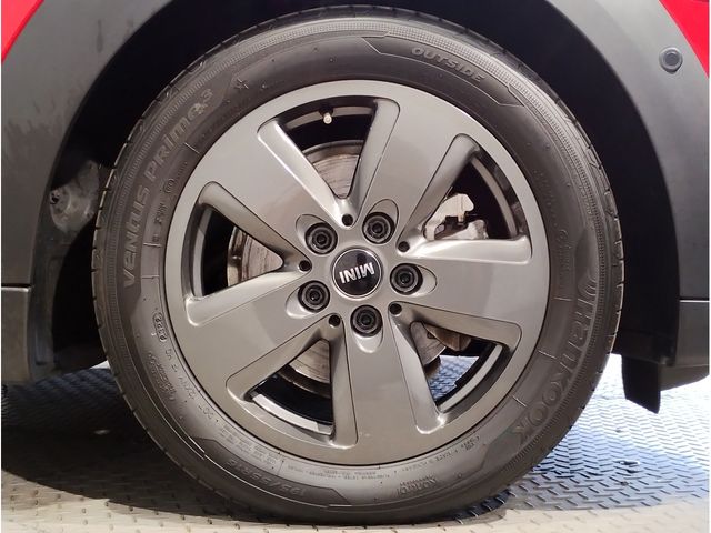 BMW MINI COOPER D 5DOOR 2022 Image 31