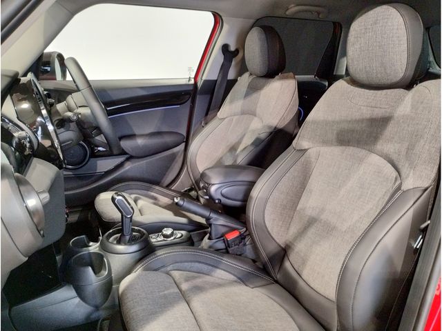 BMW MINI COOPER D 5DOOR 2022 Image 31