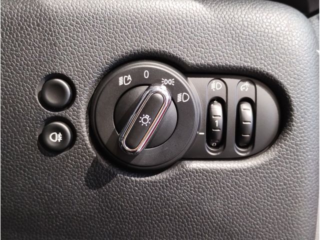 BMW MINI COOPER D 5DOOR 2022 Image 31