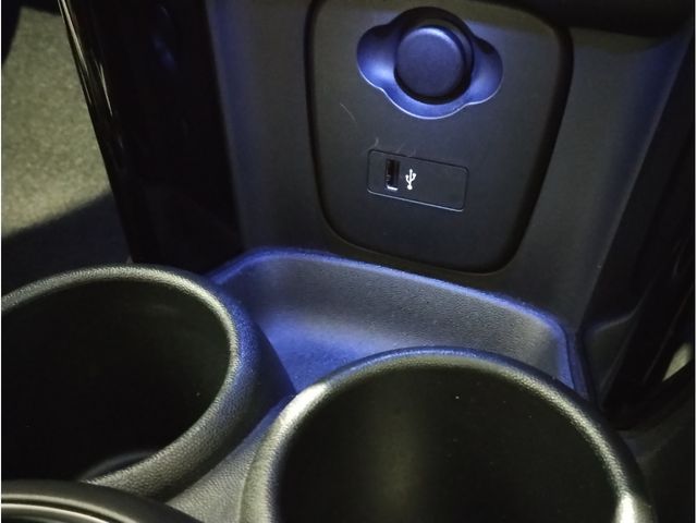 BMW MINI COOPER D 5DOOR 2022 Image 31