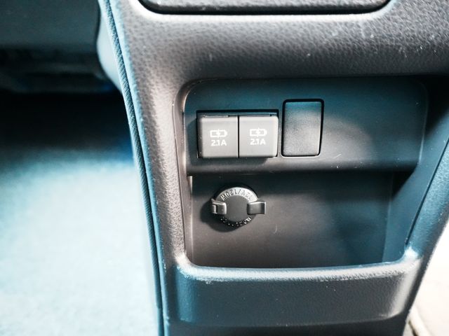 TOYOTA VOXY 2020 Image 31