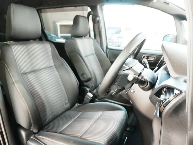 TOYOTA VOXY 2020 Image 31