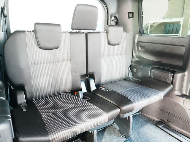 TOYOTA VOXY 2020 Image 31