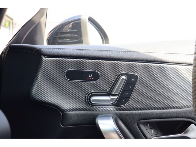 MERCEDES BENZ CLA SH 2021 Image 31