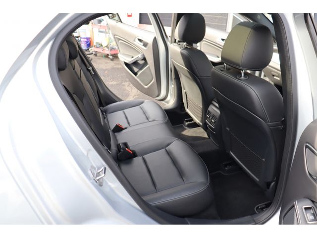 MERCEDES BENZ GLA CL 2019 Image 31