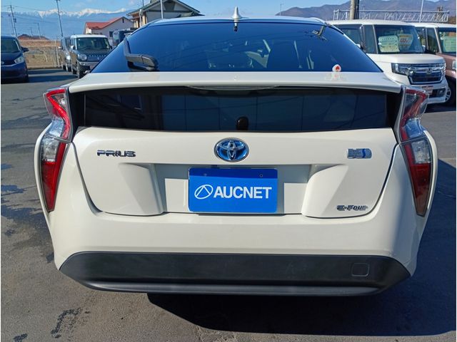 TOYOTA PRIUS 4WD 2015 Image 31