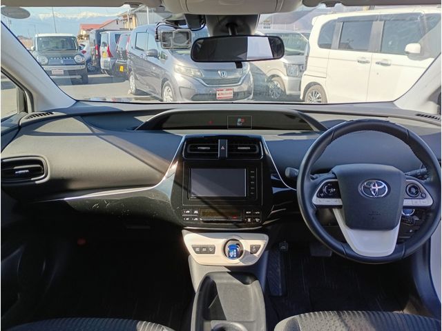TOYOTA PRIUS 4WD 2015 Image 31