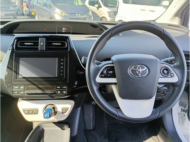 TOYOTA PRIUS 4WD 2015 Image 31