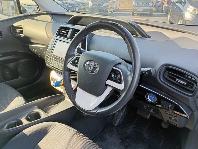 TOYOTA PRIUS 4WD 2015 Image 31