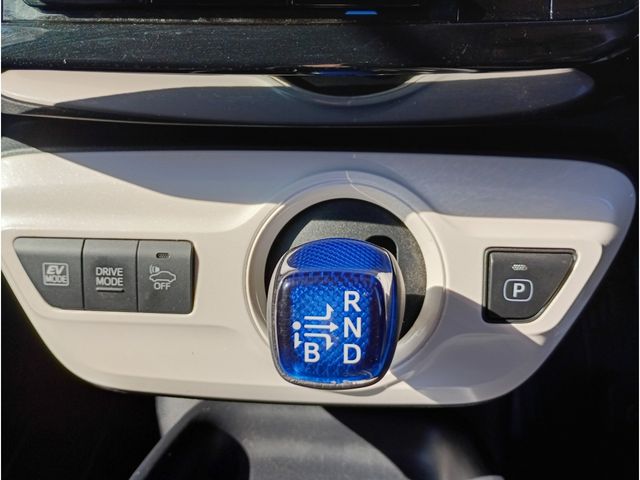 TOYOTA PRIUS 4WD 2015 Image 31