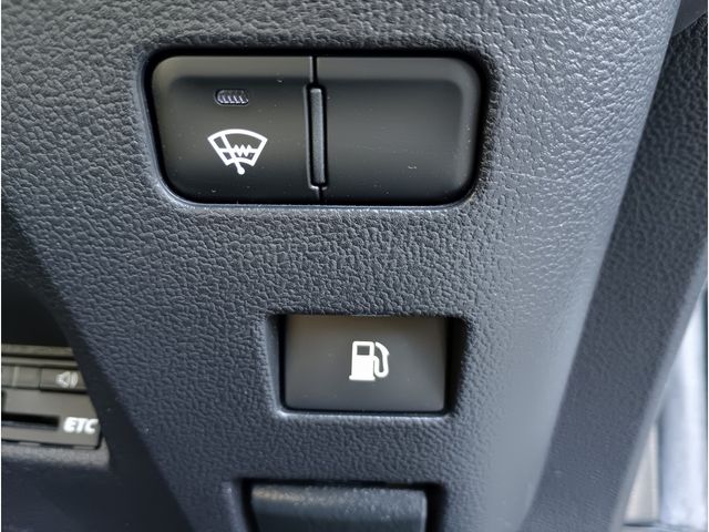 TOYOTA PRIUS 4WD 2015 Image 31