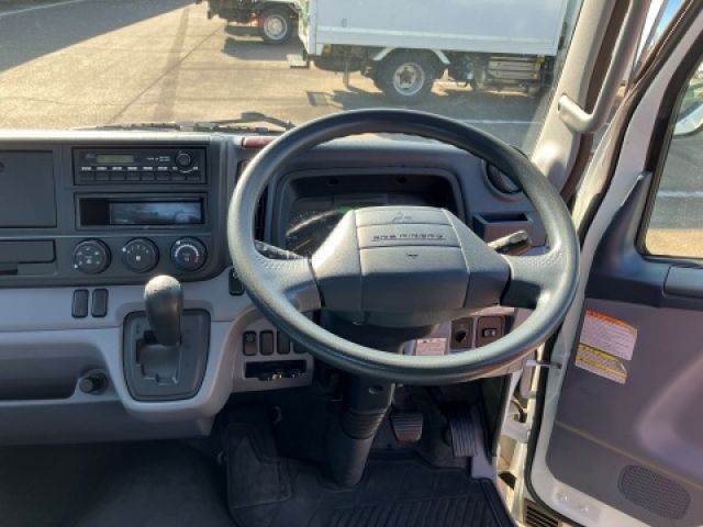 MITSUBISHI CANTER 2013 Image 31