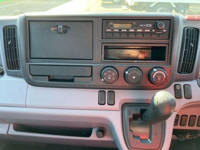 MITSUBISHI CANTER 2013 Image 31