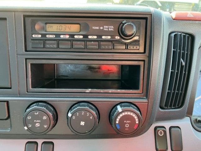 MITSUBISHI CANTER 2013 Image 31