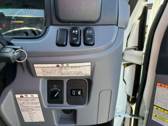 MITSUBISHI CANTER 2013 Image 31
