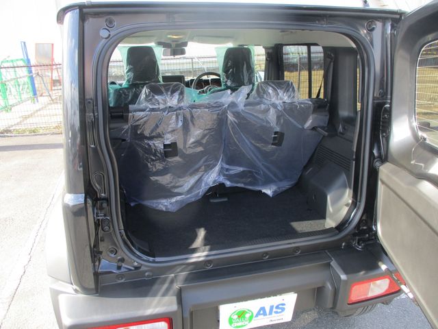 SUZUKI JIMNY NOMADE 2025 Image 31