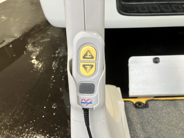 TOYOTA HIACE VAN 4WD 2018 Image 31