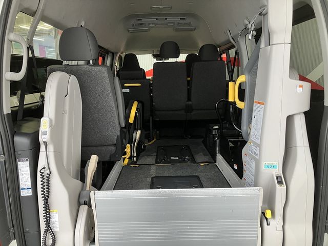 TOYOTA HIACE VAN 4WD 2018 Image 31