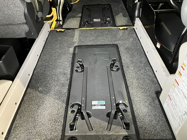 TOYOTA HIACE VAN 4WD 2018 Image 31