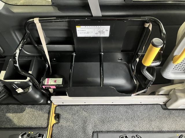 TOYOTA HIACE VAN 4WD 2018 Image 31
