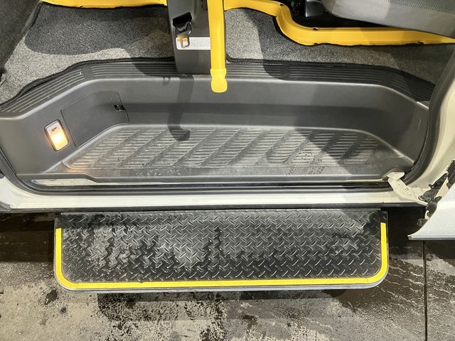 TOYOTA HIACE VAN 4WD 2018 Image 31