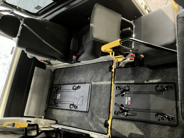 TOYOTA HIACE VAN 4WD 2018 Image 31