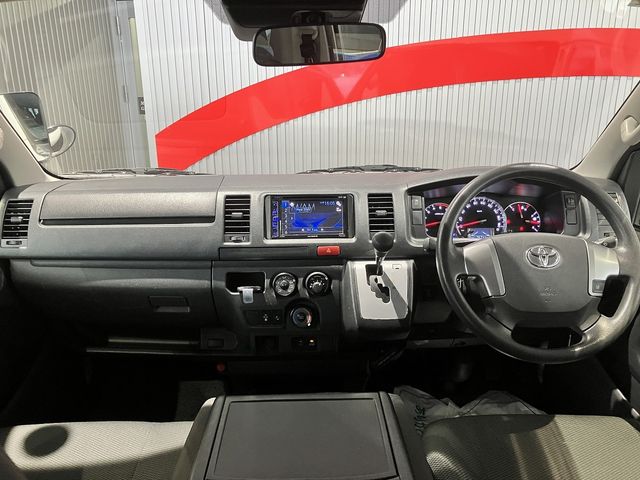 TOYOTA HIACE VAN 4WD 2018 Image 31
