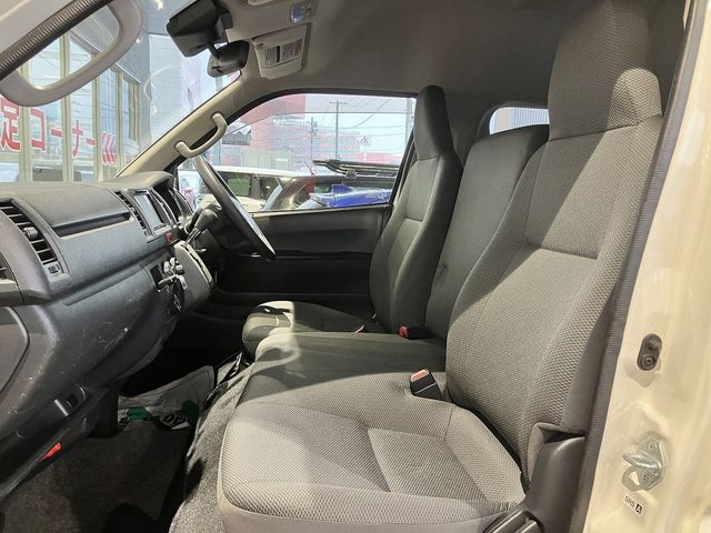 TOYOTA HIACE VAN 4WD 2018 Image 31