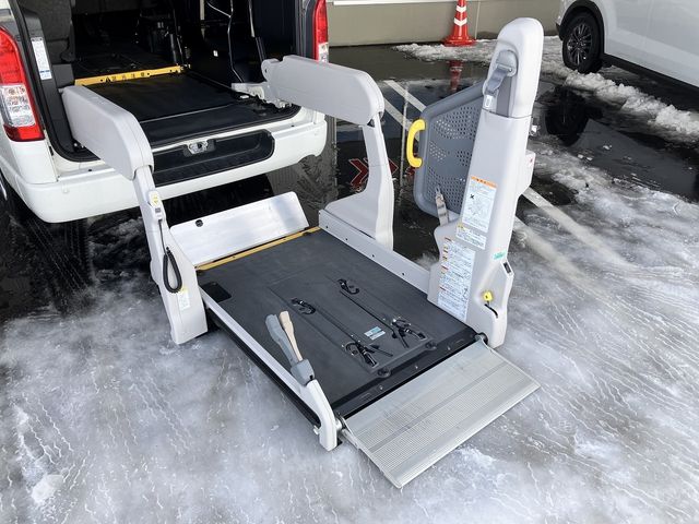 TOYOTA HIACE VAN 4WD 2020 Image 31