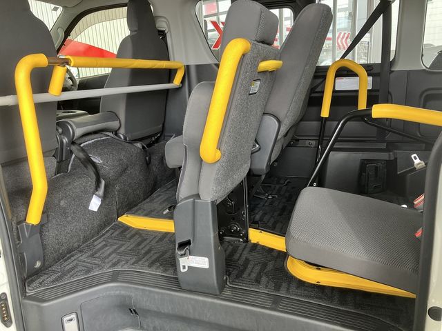 TOYOTA HIACE VAN 4WD 2020 Image 31