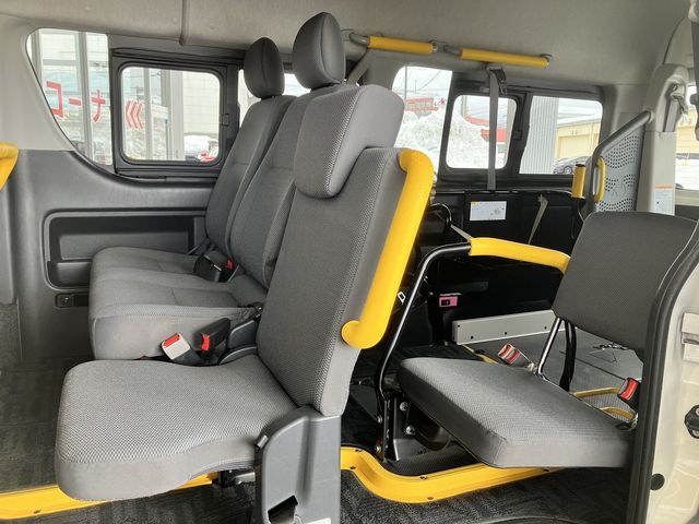 TOYOTA HIACE VAN 4WD 2020 Image 31