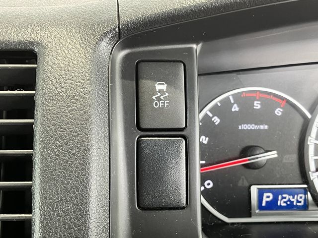 TOYOTA HIACE VAN 4WD 2020 Image 31