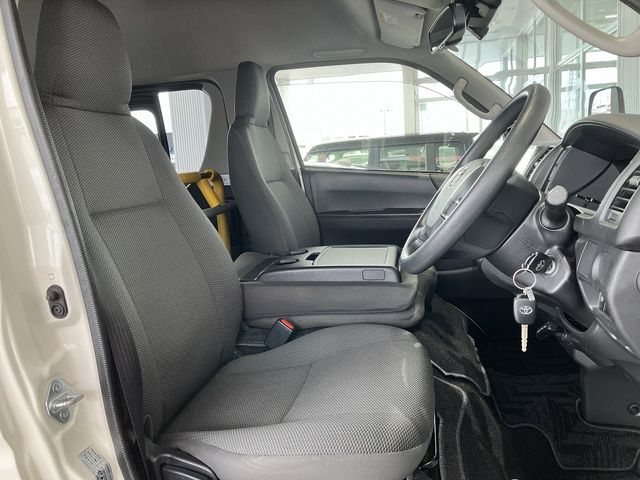 TOYOTA HIACE VAN 4WD 2020 Image 31