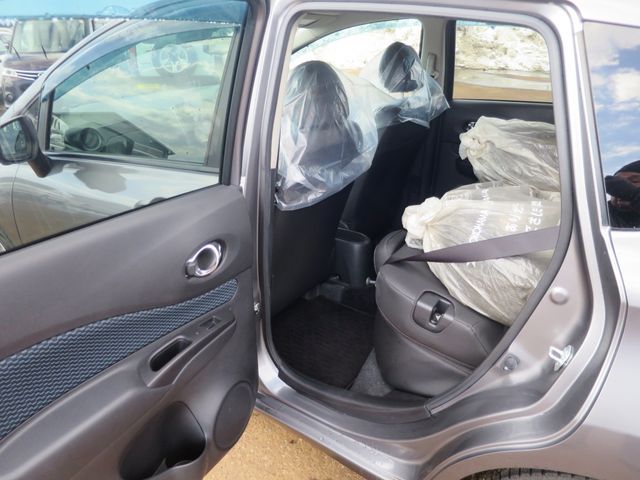 NISSAN NOTE 2015 Image 31