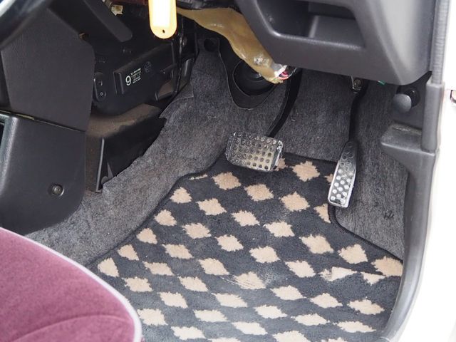 DAIHATSU MIRA GINO 1999 Image 31