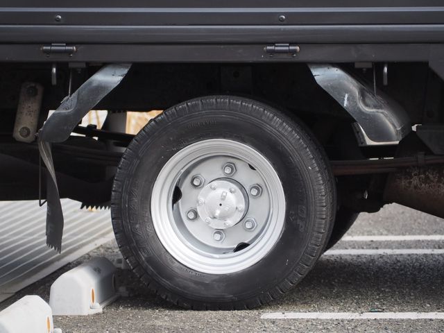 ISUZU ELF 2010 Image 31