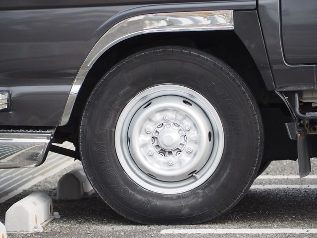 ISUZU ELF 2010 Image 31