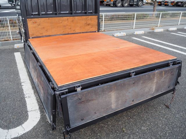 ISUZU ELF 2010 Image 31